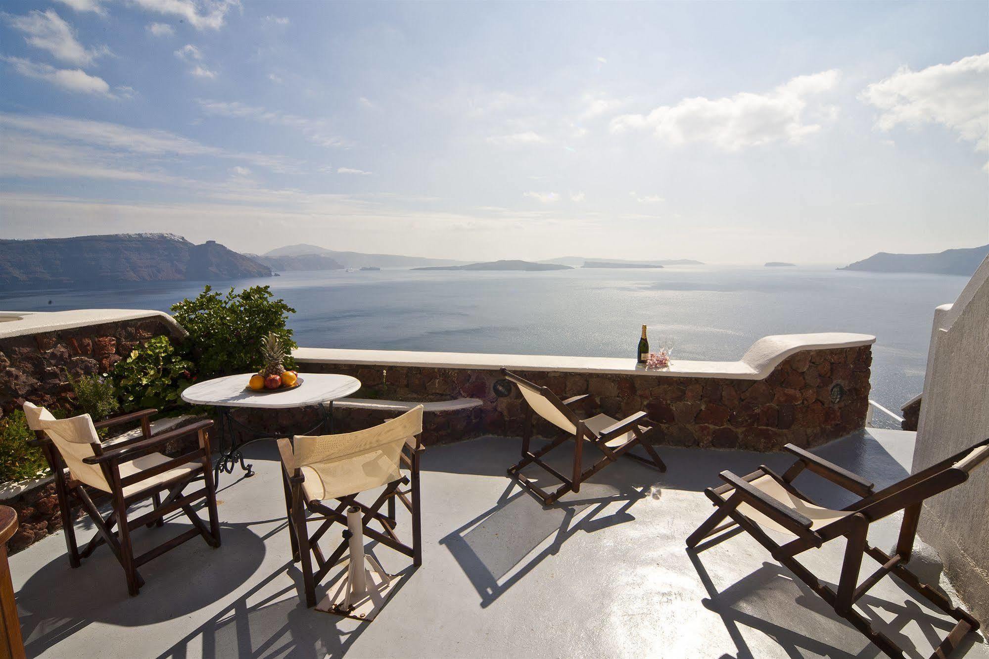 Delfini Villas Oia  Exterior photo